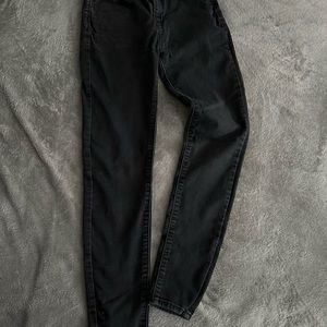 Levi’s black jeggings